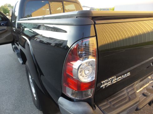 Used 2013 Toyota Tacoma PreRunner w/ SR5 Pkg RWD image 60
