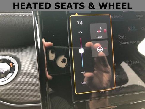 Used 2024 Jeep Grand Cherokee L Laredo image 2