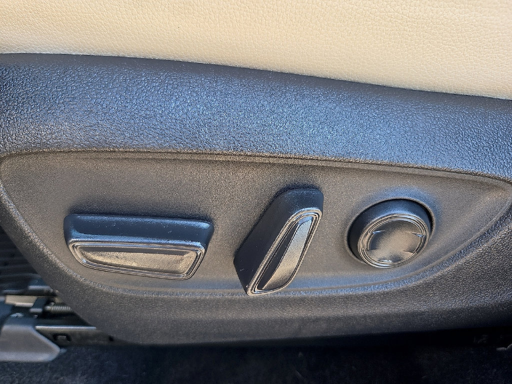 Used 2024 Toyota Grand Highlander AWD image 15