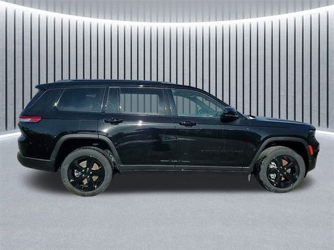 New 2025 Jeep Grand Cherokee L Altitude image 6