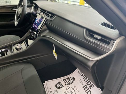 New 2025 Jeep Grand Cherokee Laredo X w/ Luxury Tech Group I image 8