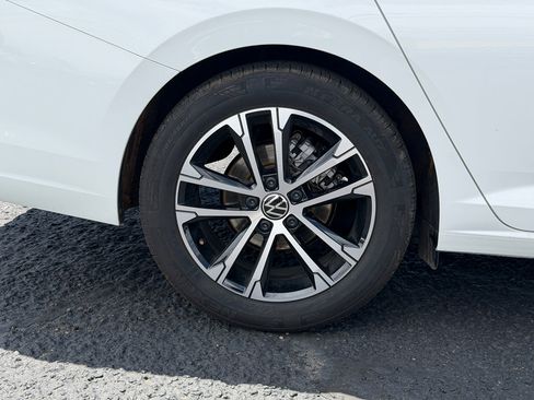 Used 2025 Volkswagen Jetta Sport FWD image 4