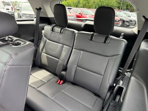 New 2025 Ford Explorer Active w/ Active Comfort Package image 33