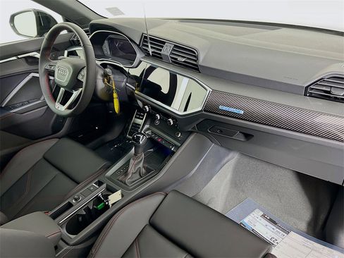 Used 2025 Audi Q3 2.0T Premium Plus image 30