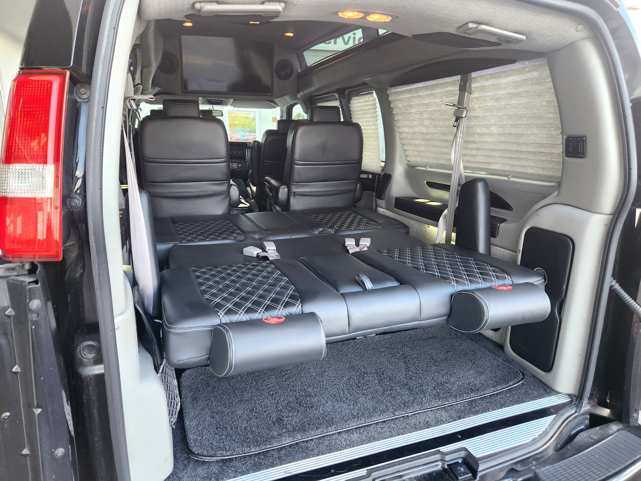Used 2023 Chevrolet Express 2500 RWD image 36