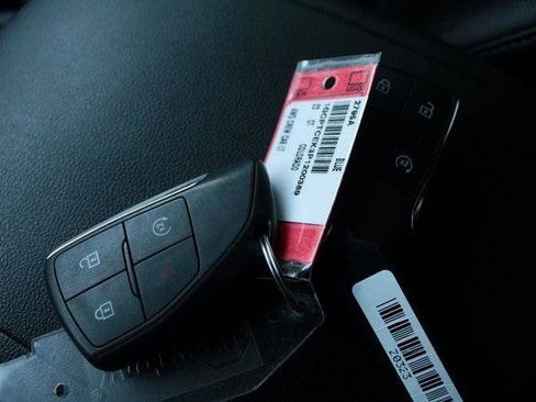 Used 2023 Chevrolet Colorado LT w/ LT Convenience Package III image 23