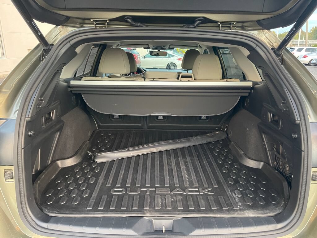 Used 2025 Subaru Outback Premium AWD/4WD image 23