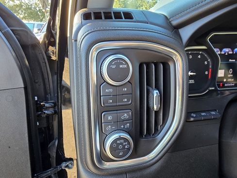 Used 2020 GMC Sierra 2500 Denali w/ Technology Package image 32
