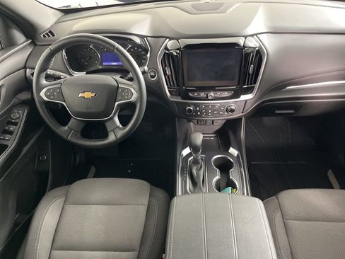 Certified 2023 Chevrolet Traverse LT FWD image 2