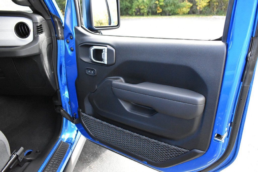 Used 2025 Jeep Wrangler Sport AWD/4WD image 35