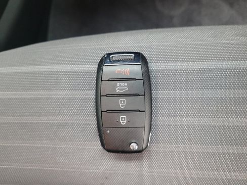 Used 2017 Kia Forte S FWD image 32