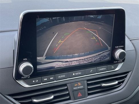 Used 2021 Nissan Altima 2.5 SV w/ SV Premium Package image 18