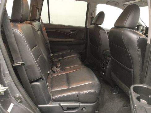 Used 2016 Honda Pilot Touring image 19