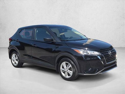 Used 2025 Nissan Kicks Play S FWD image 4