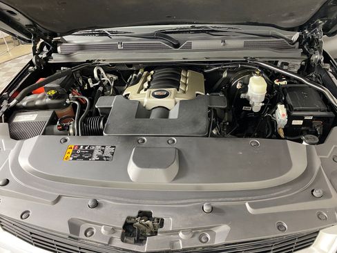 Used 2019 Cadillac Escalade Premium Luxury image 33