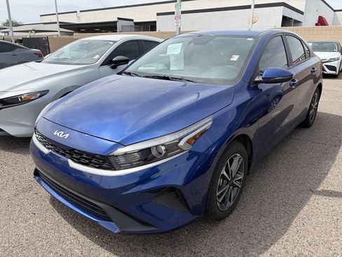 Certified 2024 Kia Forte LXS w/ LXS Technology Package FWD image 4
