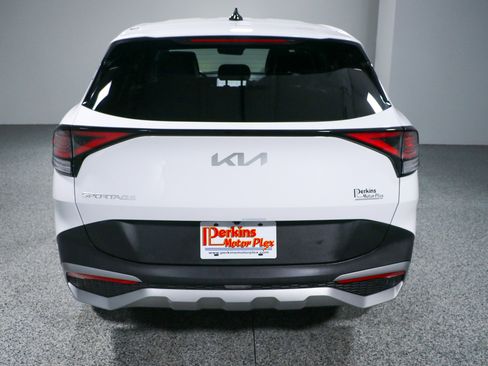 Used 2023 Kia Sportage EX image 8