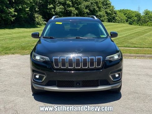 Used 2019 Jeep Cherokee Limited w/ Technology Group AWD/4WD image 2