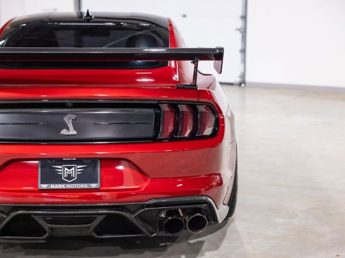 Used 2021 Ford Mustang Shelby GT500 w/ Carbon Fiber Track Pack RWD image 13