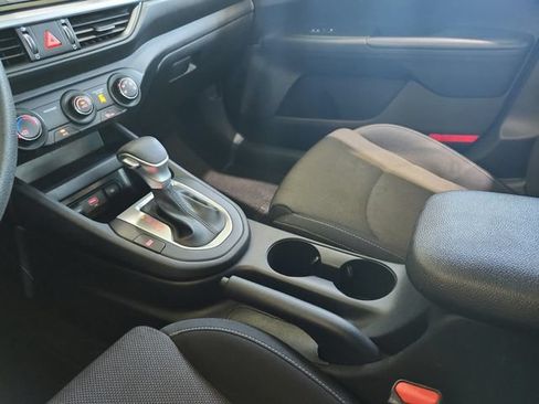 Certified 2024 Kia Forte LXS FWD image 10