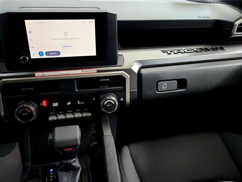 Used 2025 Toyota Tacoma TRD Off-Road image 37