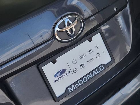 Used 2011 Toyota Camry LE FWD image 9