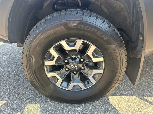 Used 2023 Toyota Tacoma TRD Off-Road AWD/4WD image 36