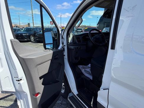 Used 2023 Ford Transit 250 Low Roof AWD w/ Exterior Upgrade Package image 11