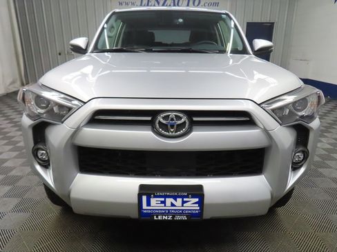 Used 2024 Toyota 4Runner SR5 Premium w/ Moonroof Package AWD/4WD image 40