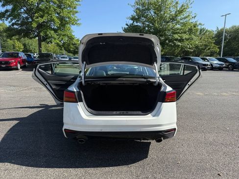 Used 2024 Nissan Altima 2.5 SR FWD image 27