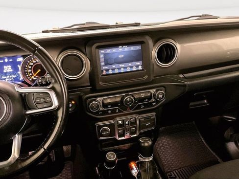 Used 2020 Jeep Wrangler Unlimited Sahara image 9