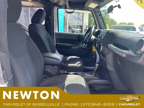 Used 2016 Jeep Wrangler Sport w/ Connectivity Group AWD/4WD image 20