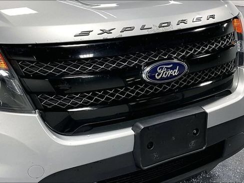 Used 2015 Ford Explorer Sport w/ Equipment Group 401A AWD/4WD image 31