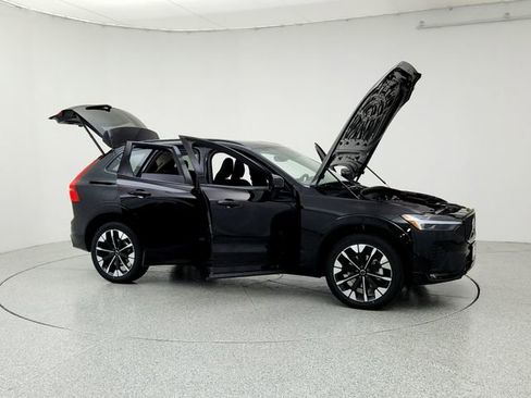 New 2026 Volvo XC60 B5 Plus w/ Protection Package Premier image 10