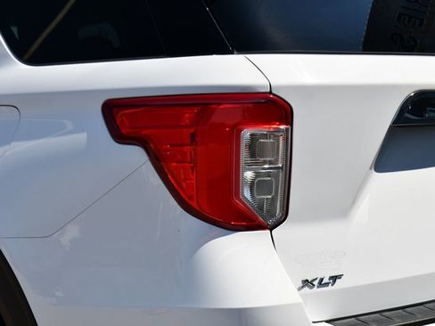 Used 2021 Ford Explorer XLT w/ Equipment Group 202A AWD/4WD image 40