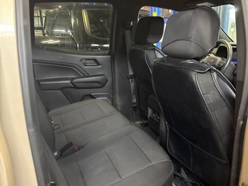 Used 2023 Chevrolet Colorado Trail Boss w/ Advanced Trailering Package AWD/4WD image 9