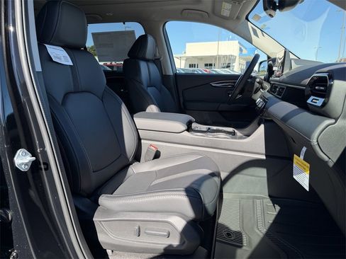 New 2025 Honda Pilot Touring image 22