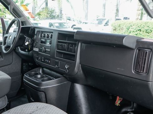 Used 2019 Chevrolet Express 4500 w/ Power Convenience Package RWD image 32