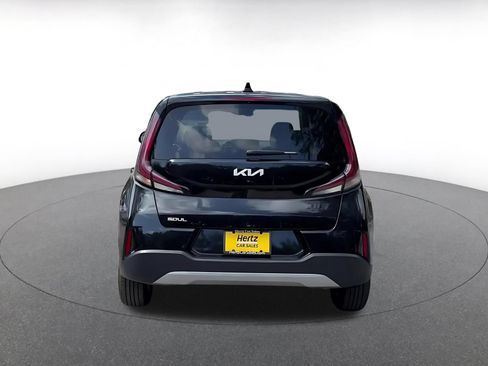 Used 2025 Kia Soul LX w/ LX Technology Package FWD image 12