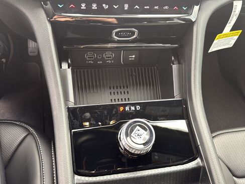 New 2026 Jeep Grand Cherokee Limited w/ Luxury Tech Group II RWD image 21