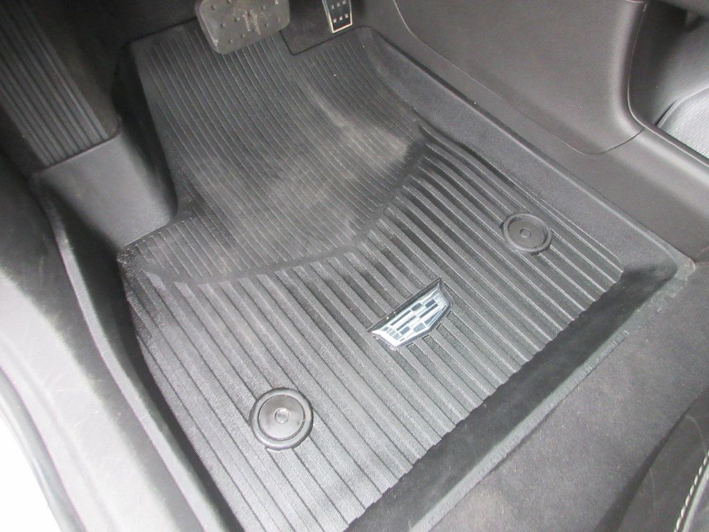 Certified 2022 Cadillac XT6 Premium Luxury w/ LPO, Floor Liner Package AWD/4WD image 28