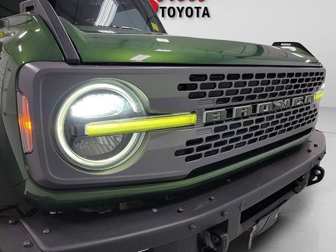 Used 2023 Ford Bronco Badlands image 16