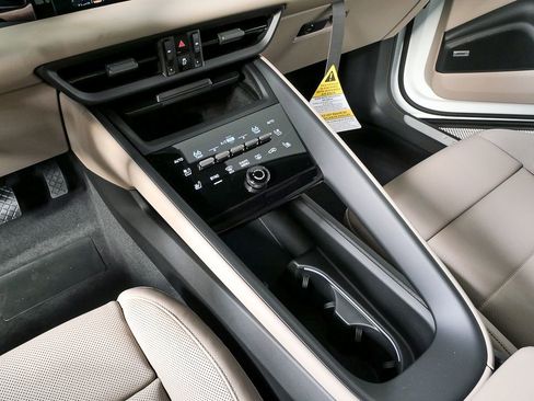 New 2026 Porsche Macan Electric image 17