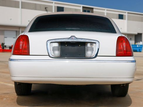 Used 1999 Lincoln Town Car Executive image 7