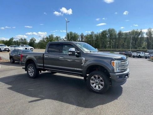 Used 2017 Ford F350 Platinum w/ Platinum Ultimate Package AWD/4WD image 3