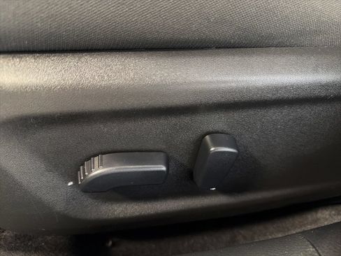 Used 2025 Nissan Altima 2.5 SV FWD image 23