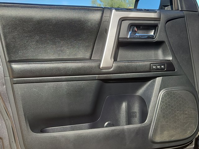 Used 2015 Toyota 4Runner Limited AWD/4WD image 10