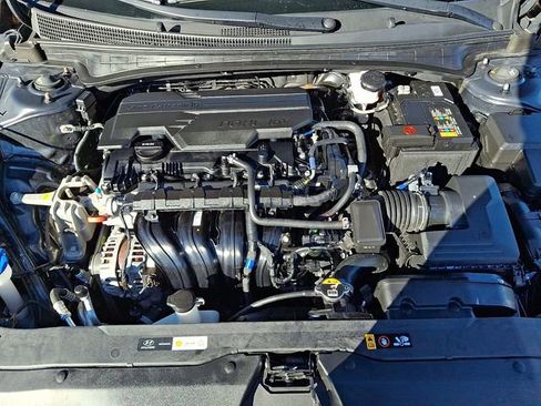 Used 2024 Hyundai Elantra SEL image 31