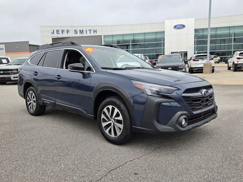 Used 2023 Subaru Outback Premium image 1