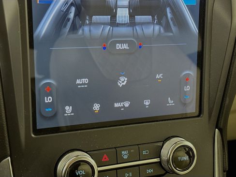 Used 2024 Ford Edge Titanium w/ Equipment Group 301A AWD/4WD image 21